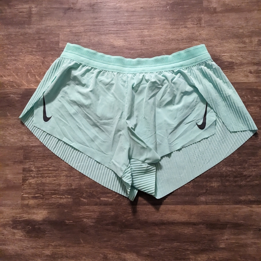 W Nike Aeroswift 3" short, medium mint green